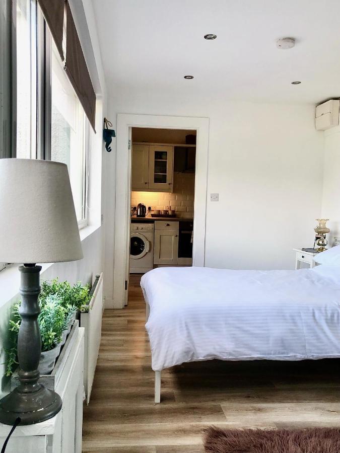 Ballygally Seaview And Garden Hideaway Bagian luar foto